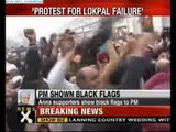 PM shown black flags by Anna supporters in Amritsar