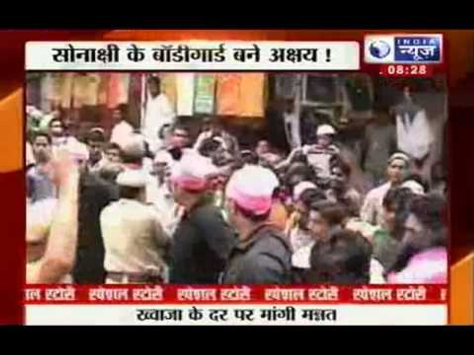 India News : Akshay and Sonakshi seek blessings Ajmer dargah