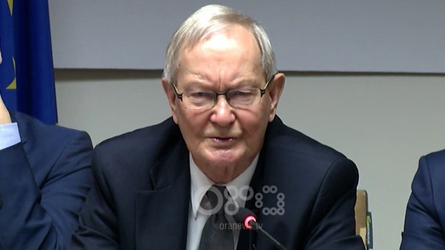 Ora News - Brukseli flet qartë: Qeveria të dëgjojë zërin e studentëve