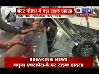 India News : One killed, 4 injured in road mishap on Yamuna Expressway