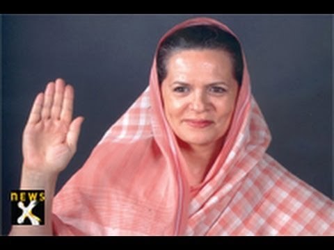 Sonia Gandhi slams opposition, backs PM - NewsX