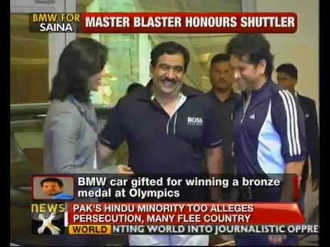 Sachin Tendulkar gifts BMW car to Saina Nehwal - NewsX