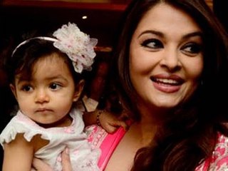 Aaradhya Bachchan hogs the limelight on Aishwarya Rai's birthday - NewsX