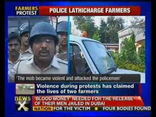 Maharashtra: Police lathicharge sugarcane farmers - NewsX