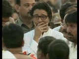 Raj Thackeray breaks down during Balasaheb's cremation - NewsX