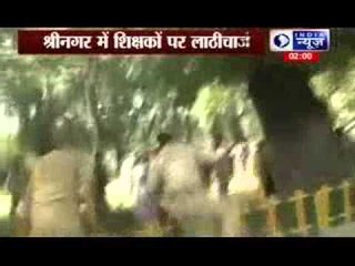 Police lathicharge on teachers in Srinagar in Jammu&Kashmir
