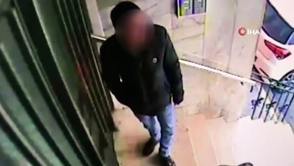 Kendilerini polis olarak tanıtıp yaşlı adamın para ve ziynet eşyalarını böyle aldılar