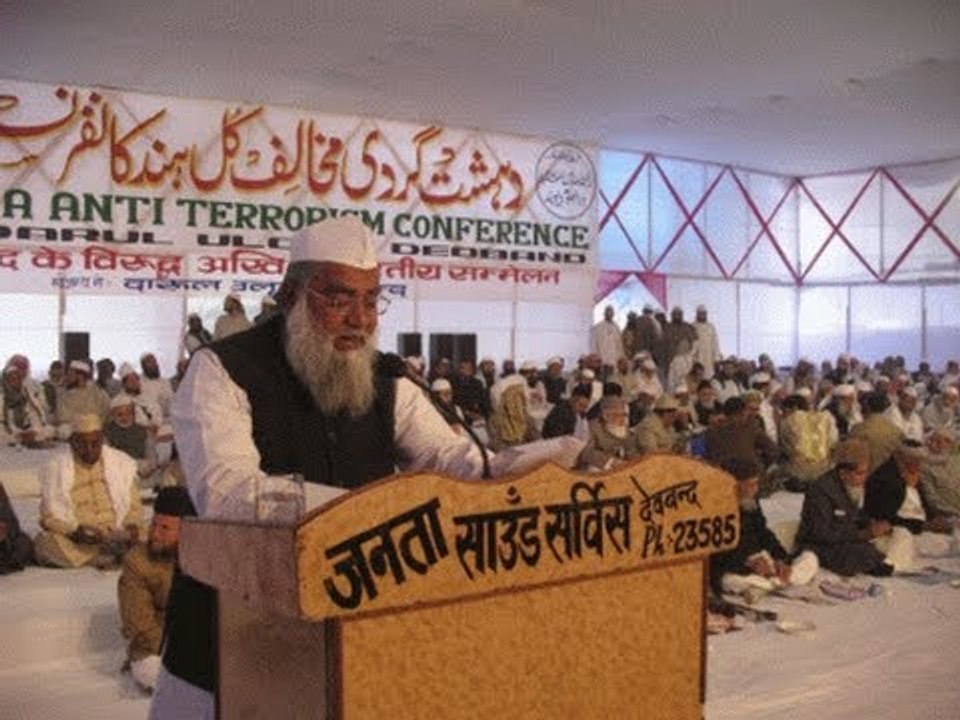 Jaipur Lit Fest: Bar 'controversial' writers, says Deoband