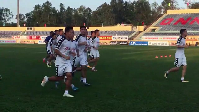 CLB Hà Nội tập làm quen sân trước cuộc đối đầu với Quảng Nam tại Vòng 2 V.League 2019