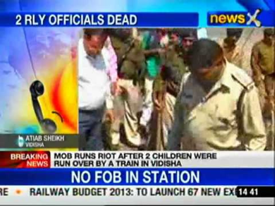 Mob runs riots after train runs over children