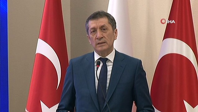 Milli Eğitim Bakanı Ziya Selçuk, Başöğretmen Salonu'nda düzenlenen Mesleki ve Teknik Eğitim Genel Müdürlüğü'nün 'Mesleğim Hayatımın Portalı' tanıtım programına katıldı