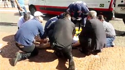 Homem em surto é socorrido pelo Samu no Centro