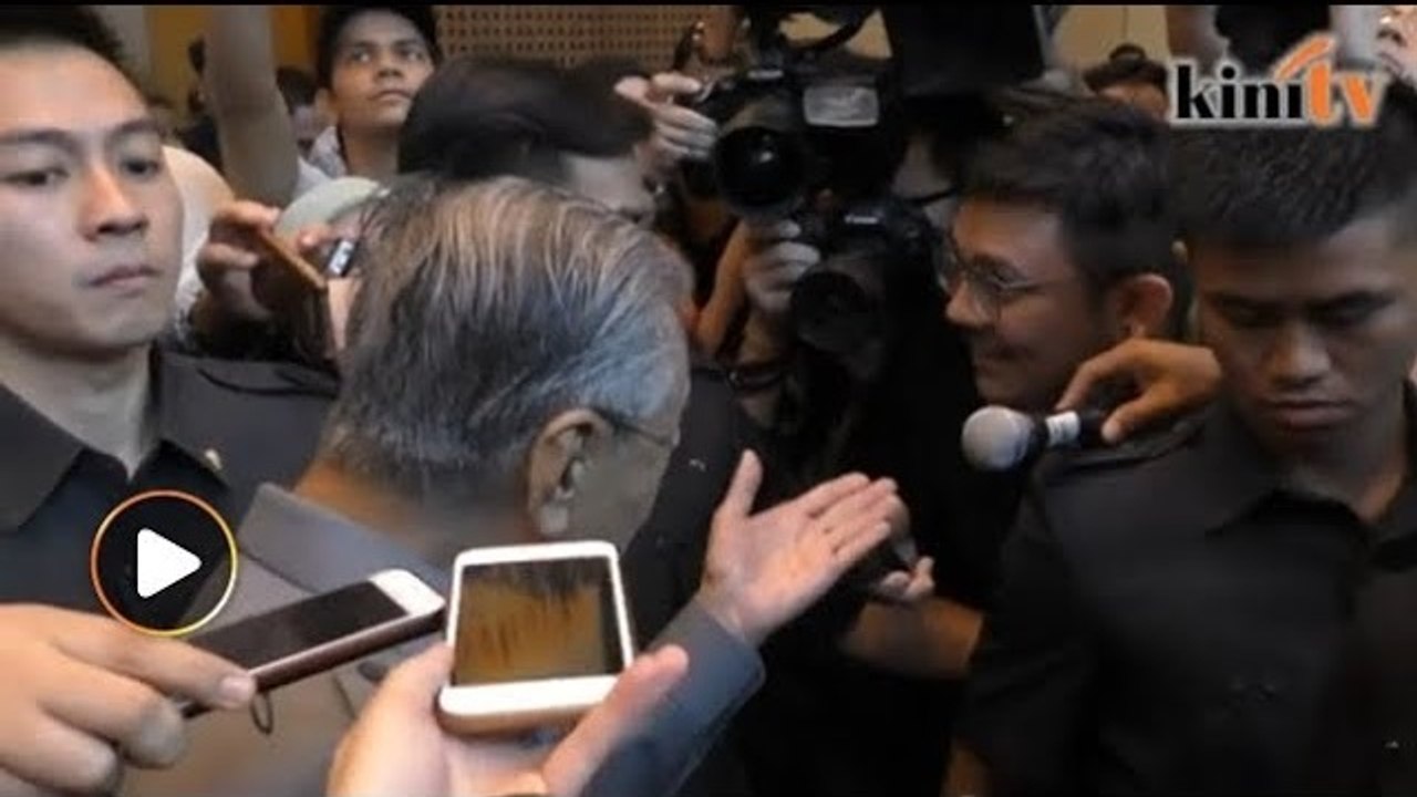 Raja Petra pembohong - Dr M