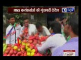 MNS workers beats hawker at Ghatkopar, Mumbai