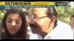 NewsX : Petroleum Minister Veerappa Moily on a 'save fuel' mission, travels by metro today