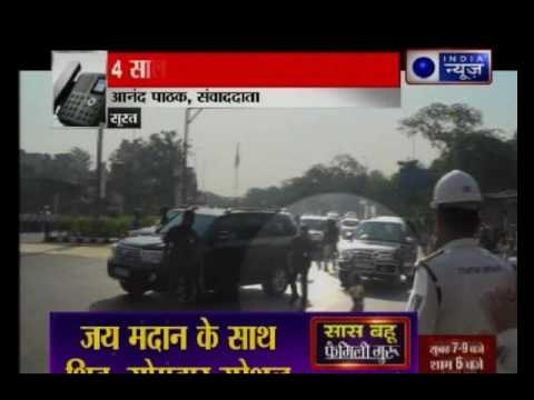 PM Narendra Modi meets a 4 year old Surat's girl; crowd cheered 'Modi-Modi'