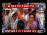 An eve teaser is beaten by girl brutally in Harda, Madhya Pradesh