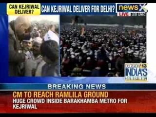 Huge crowd inside Kaushambi metro station for Arvind Kejriwal - NewsX