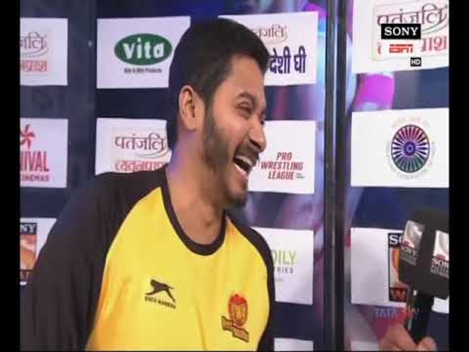 PWL 3 Day 9: Actor Shreyas Talpade mimics during the match Veer Marathas VS Mumbai Maharathi