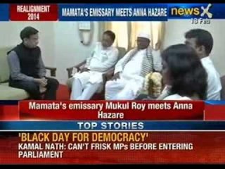 Mamta Banerjee's emissary Mukul Roy meets Anna Hazare