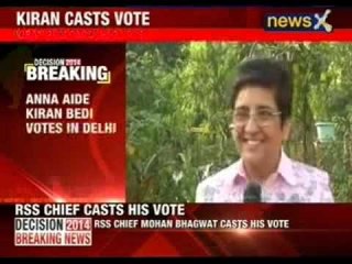 Lok Sabha polls: Kiran Bedi casts her vote