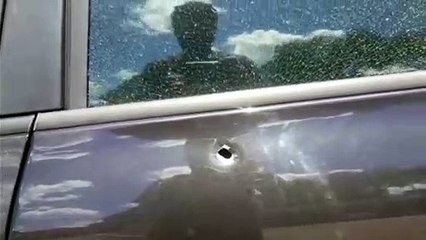 Megane que foi atingido por tiro é levado à delegacia