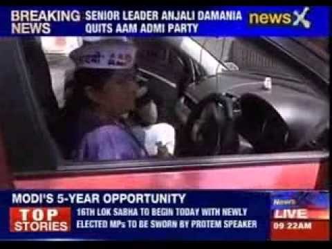Senior leader Anjali Damania quits AAP