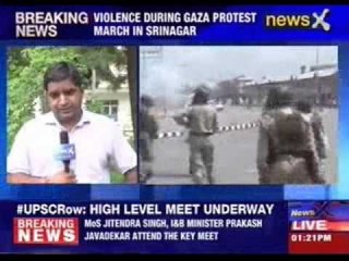 Protesters clash with police during Gaza march