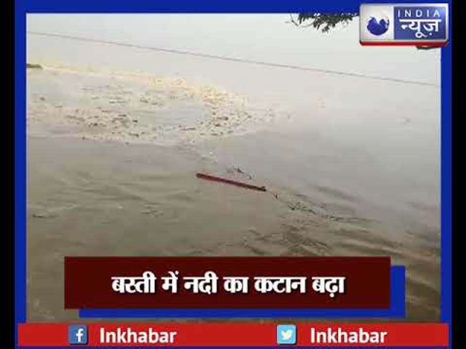 पानी का स्तर बढ़ने से सरयू नदी में बाढ़ की चपेट में आया काली माता का मंदिर