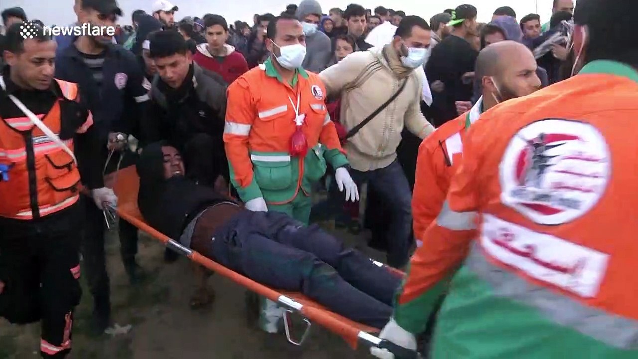 Israeli forces injure Palestinians at Gaza border as Egypt releases detained men