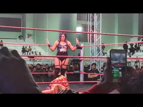 Rakhi Sawant को महिला पहलवान ने रिंग में कैसे पटका; Wrestler Throws Rakhi on WWE Ring Floor