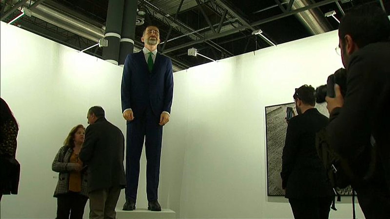 Would you pay €200,000 to burn a statue of the king of Spain?
