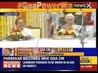 Laxmikant Parsekar takes oath as Goa CM
