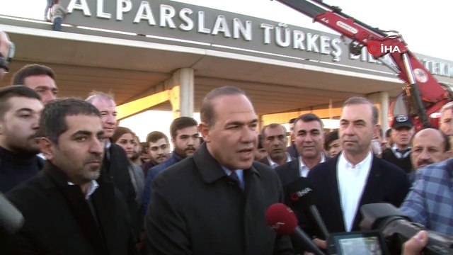 Alparslan Türkeş Bilim ve Teknoloji Üniversitesi’nin tabelası takıldı