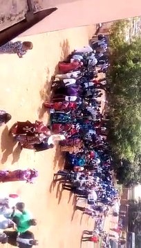 La salsa s'invite au siège du SLECG après la grève. Des enseignants salseros se lâchent. :D