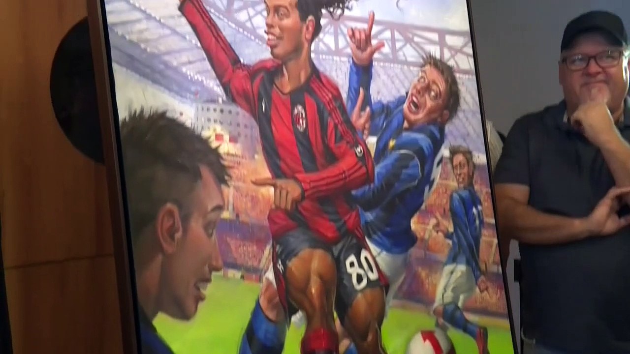 L'ancienne star de foot Ronaldinho honoré au stade Maracana