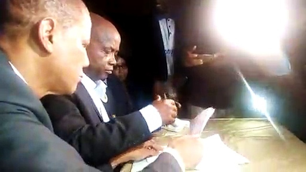 De retour en vidéo sur la signature du protocole d'accord de sortie de crise