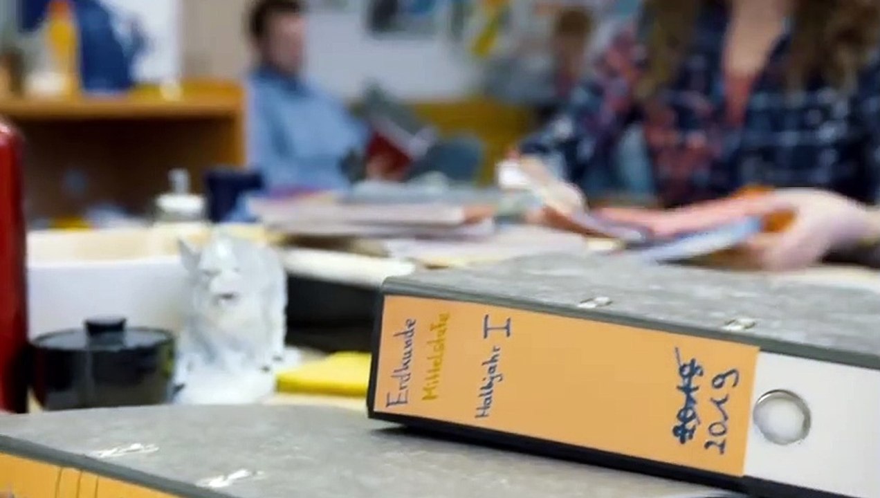 Krebs! Paula muss die Brust entfernt werden! | Folge 16 | Meine Klasse – Voll das Leben | SAT.1