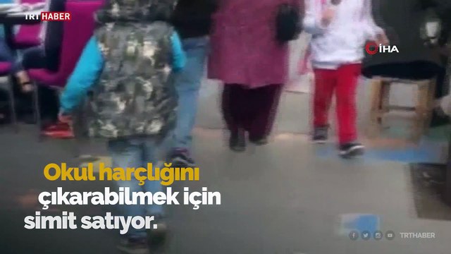Gençlerden, simit satan küçük Taylan'a doğum günü sürprizi