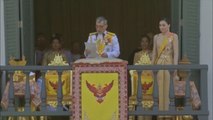 Los reyes tailandeses participan en primera audiencia pública tras coronación