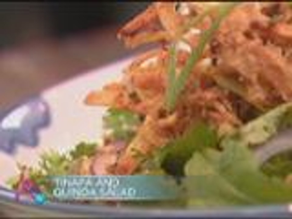 Kris encourage Darla to eat vegetables