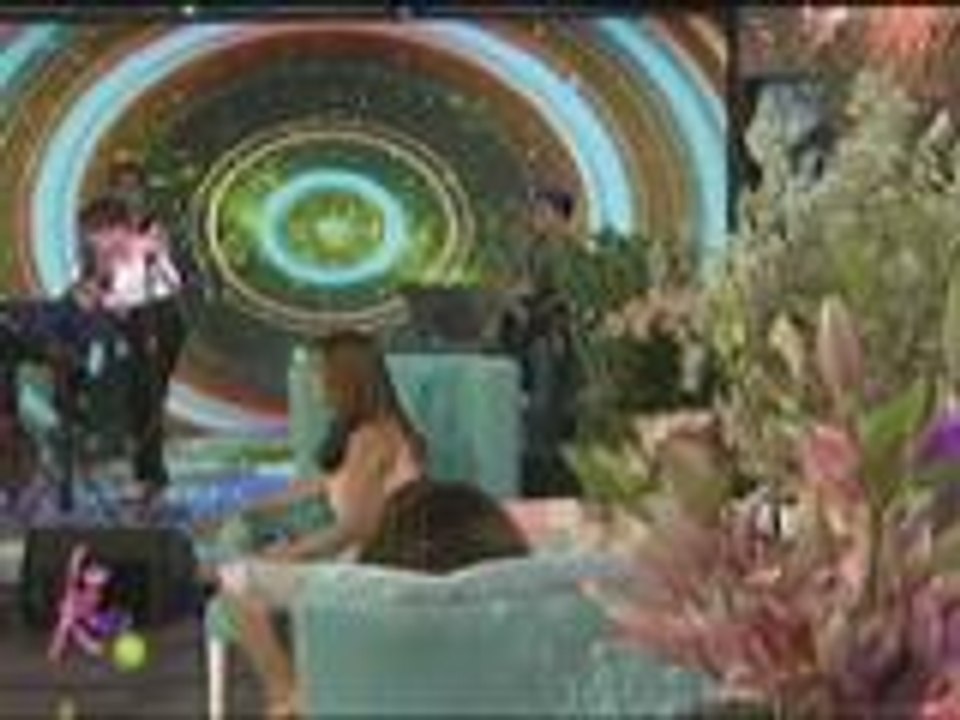 KZ Tandingan sings "I'm A Survivor"