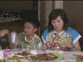 Kris tries Malabon's famous crispy pata