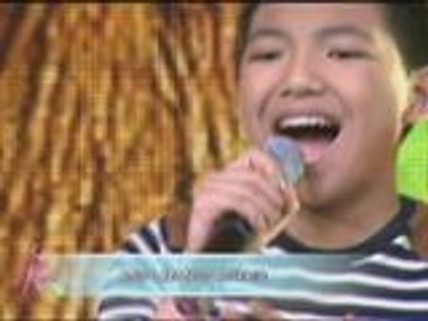 Darren tries singing Whitney Houston's Try It On My Own