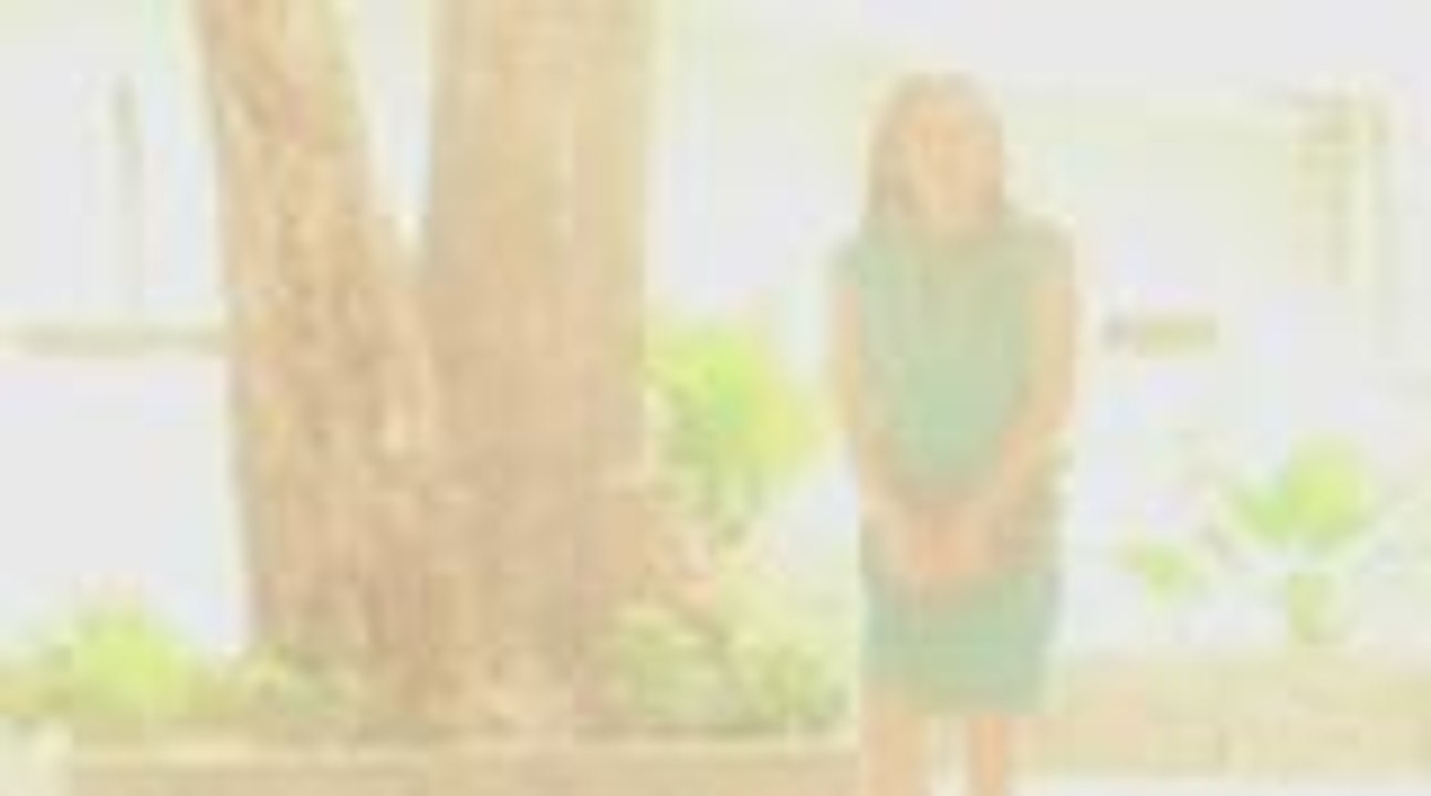 Sophie asks G to help her find Anne Reyes