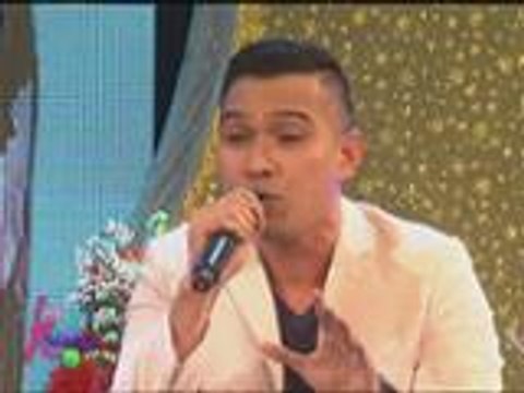 Krissy sings with Thor