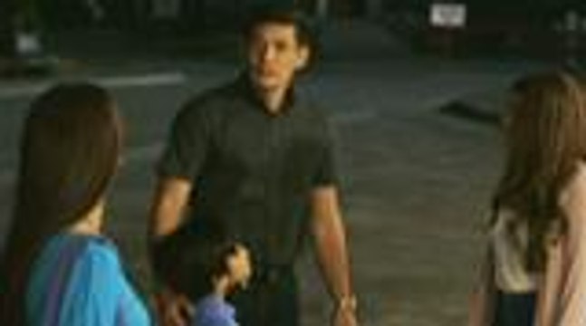 Ryan, binigyan si Chloe ng bulaklak