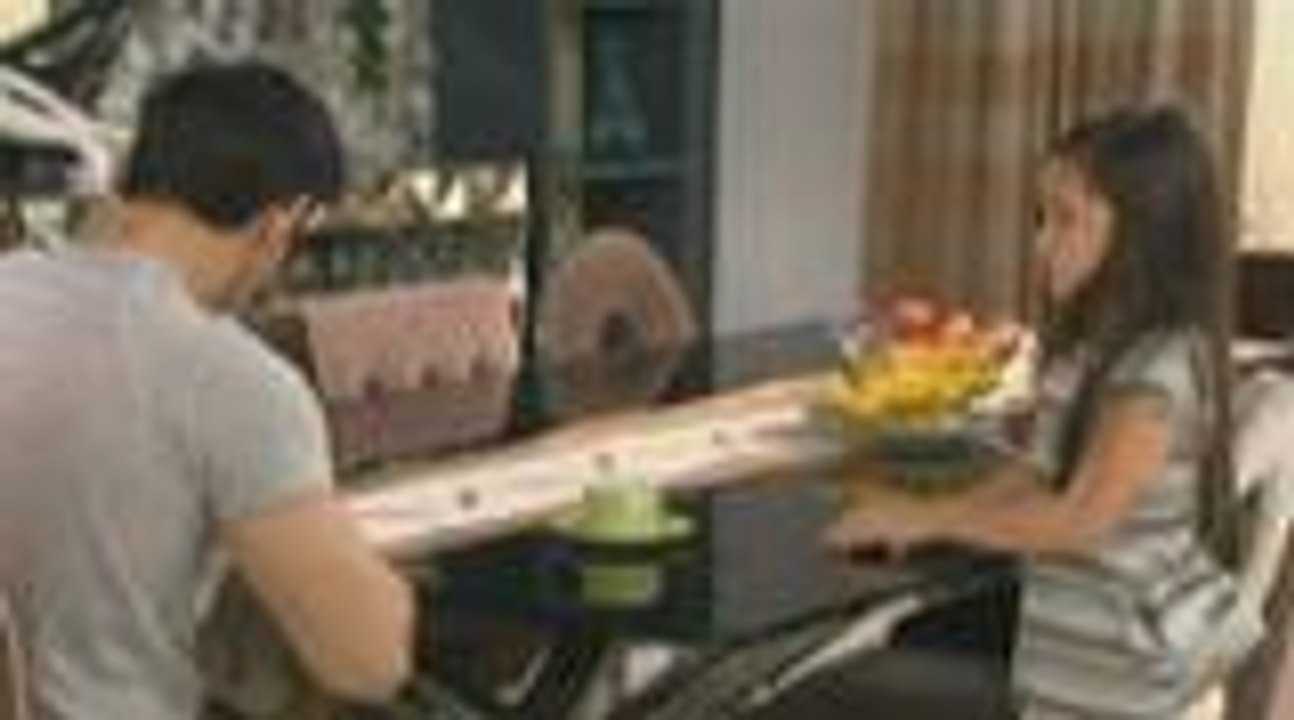 Manny, sinaktan si Flor