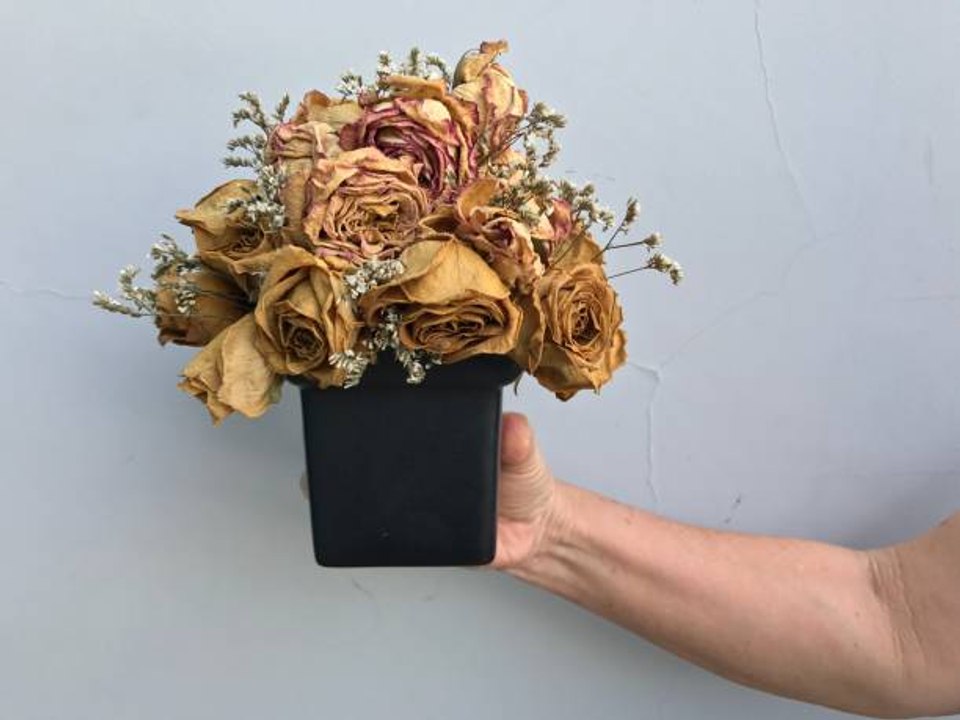 Que faire des fleurs fanées de cérémonie ?