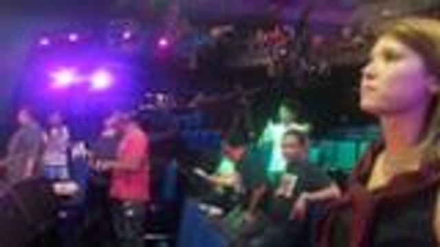 Mga boys kinilig habang nanood si Maria Ozawa ng kanyang dance number!